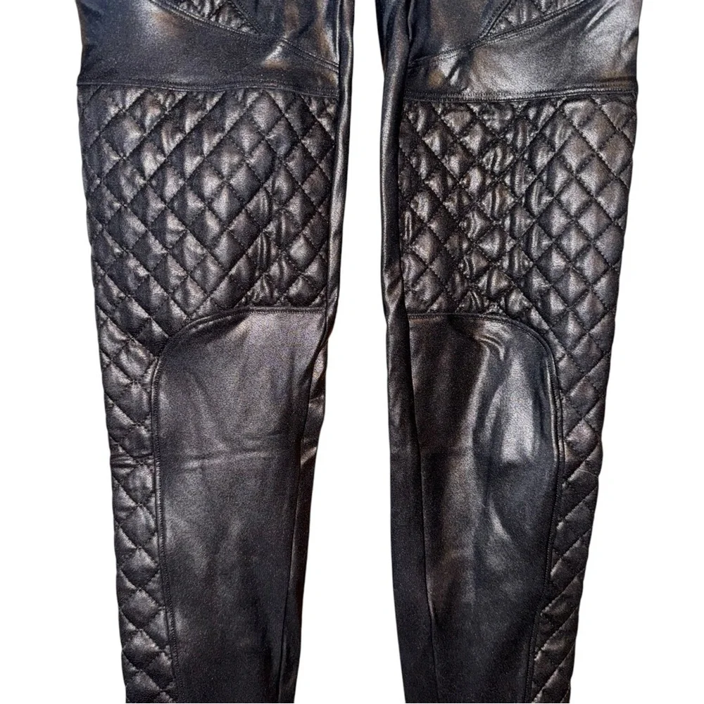 SPANX High-Rise Faux Leather Quilted Leggings in Very Black Size Medium